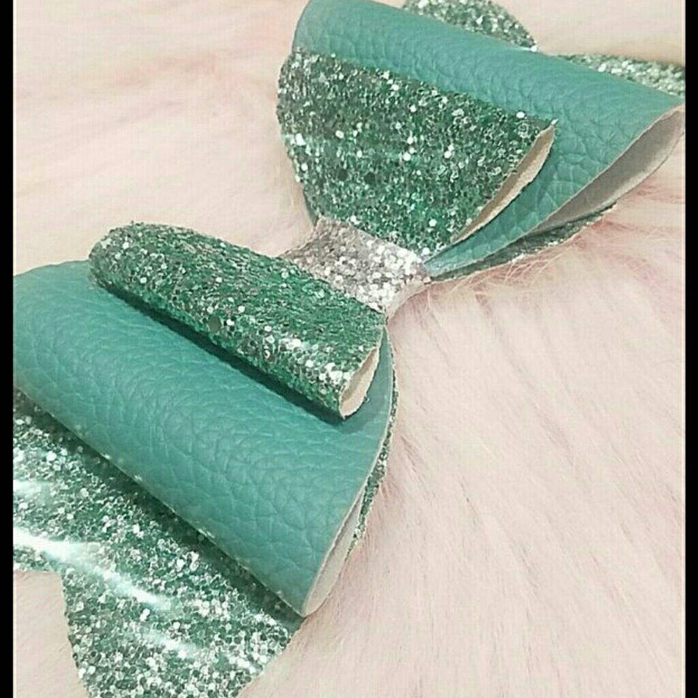 Beautiful hand made Teal Hair Bow